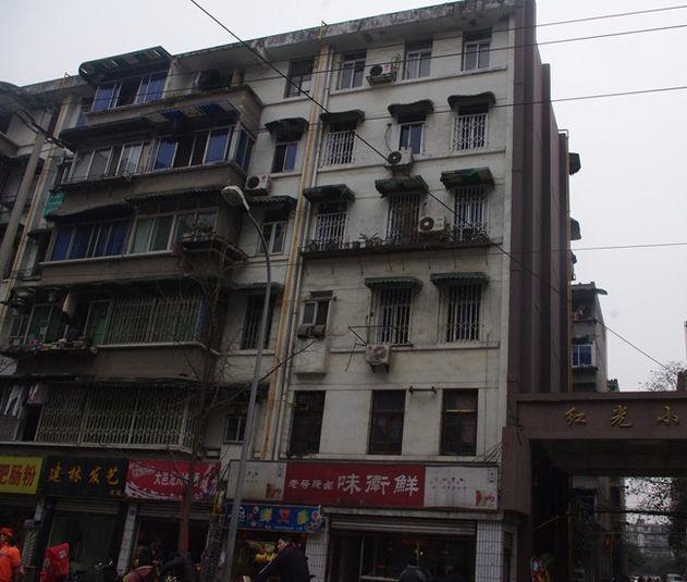 红光小区 培华东路11号 在售 套 在租 套 均价:暂无均价