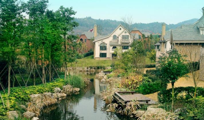 龙泉驿阳光城 中粮御岭湾 5室3厅4卫 680平米