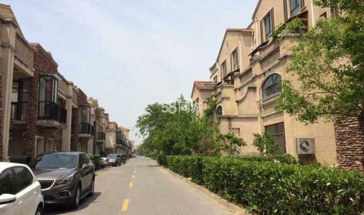 吴中区临湖镇 东泰花园(别墅) 4室2厅2卫 189平米