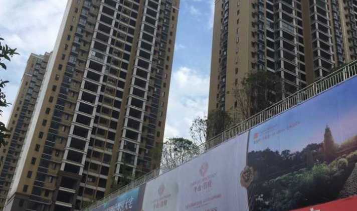 北湖区北湖 五岭广场天龙站附近岭秀福城 3室2厅2卫 133平米