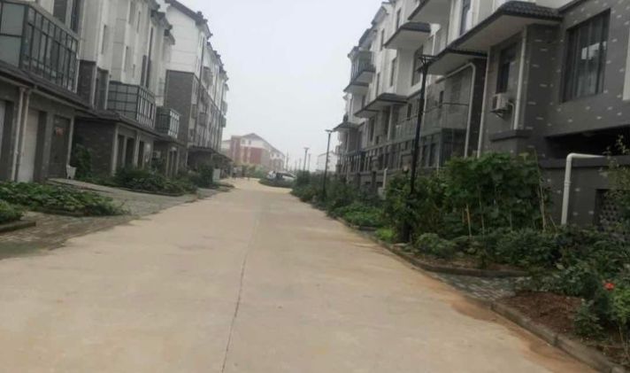 仪征市仪征汽车站 为民苑 4室2厅2卫 245平米