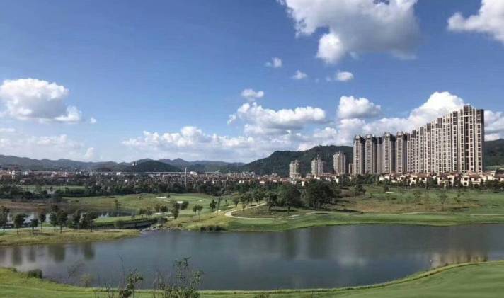 乌当区东风镇 乐湾国际 6室4厅5卫 500平米