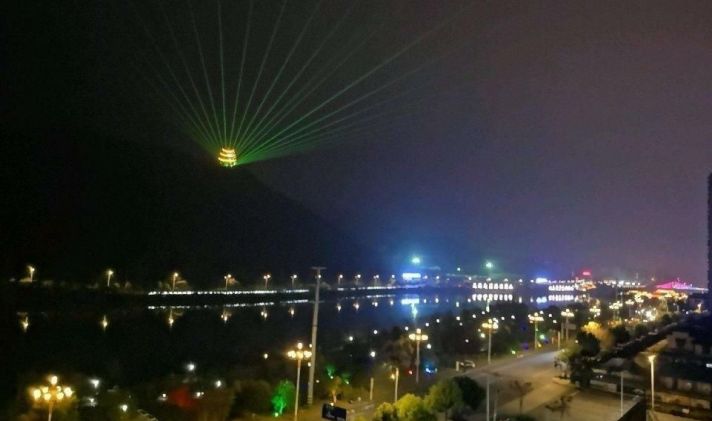 屯溪世纪广场 新安印象 3室2厅2卫 135平米