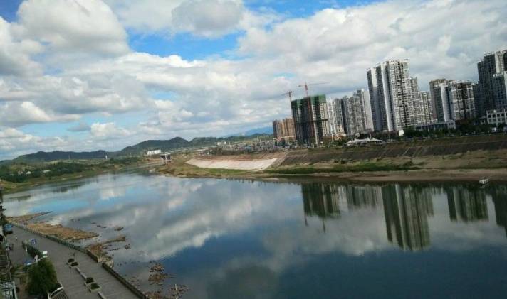 渠县城东 东城君悦湾 3室2厅2卫 112平米
