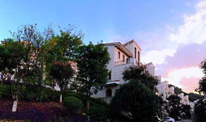 红塔区红塔 玉山城岚园 6室3厅5卫 500平米