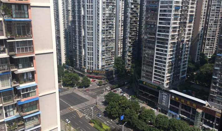 泸州二手房 江阳区 > 维多利亚一期   1/1 73.
