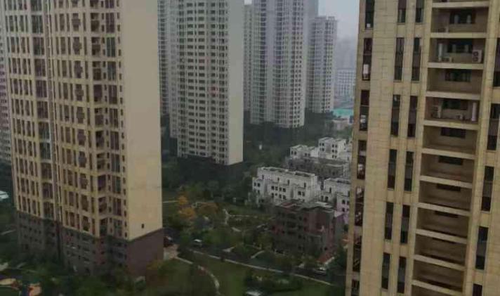 红谷滩九龙湖 九龙馨苑 3室2厅1卫 109平米