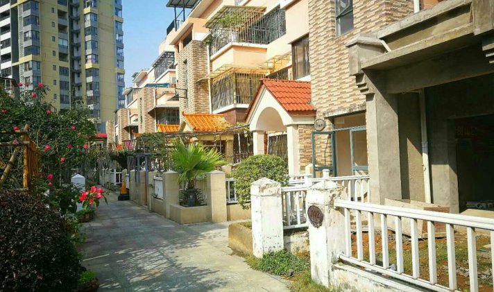 临桂区桂林新城区 山水凤凰城 6室2厅4卫 192平米