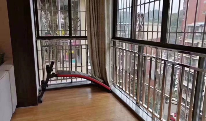 仁寿县仁寿 半山华府 3室2厅1卫 90平米